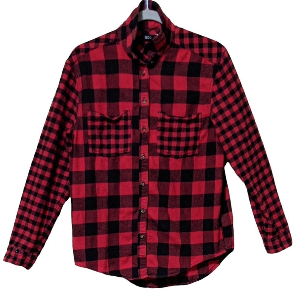 BDG buffalo check button front casual flannel shirt Urban Outfitters black red S